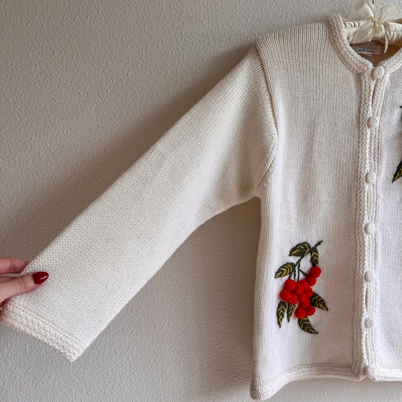 Adorable Vintage 1950s White Wool Cardigan With Red Berries (S/M) - Picture 9 of 12